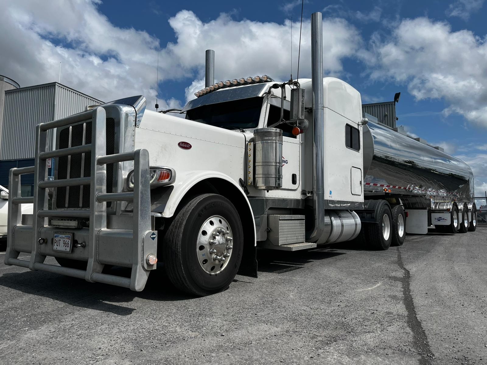 Def Trailers Another happy customer takes delivery of their new 30,000L, 3 Axle, DEF ...